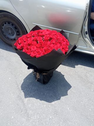 101 Red Roses With Black Wrap Dubai